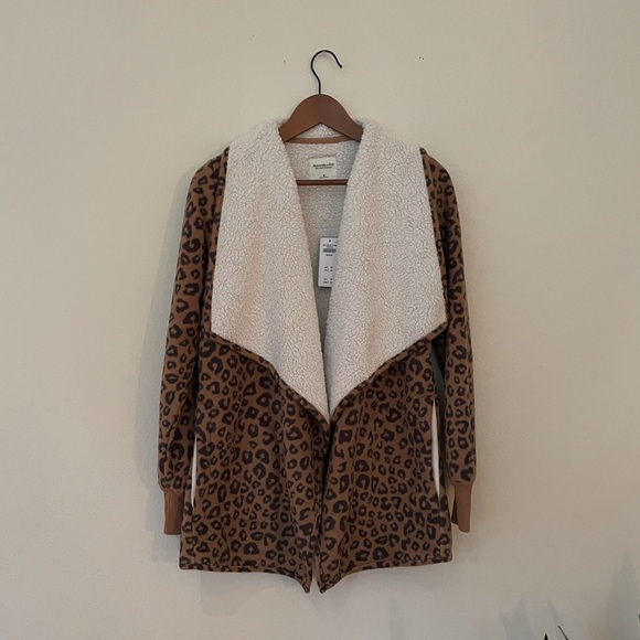 Abercrombie & Fitch Sweaters - A&F Women’s Sherpa-Lined Cardigan
